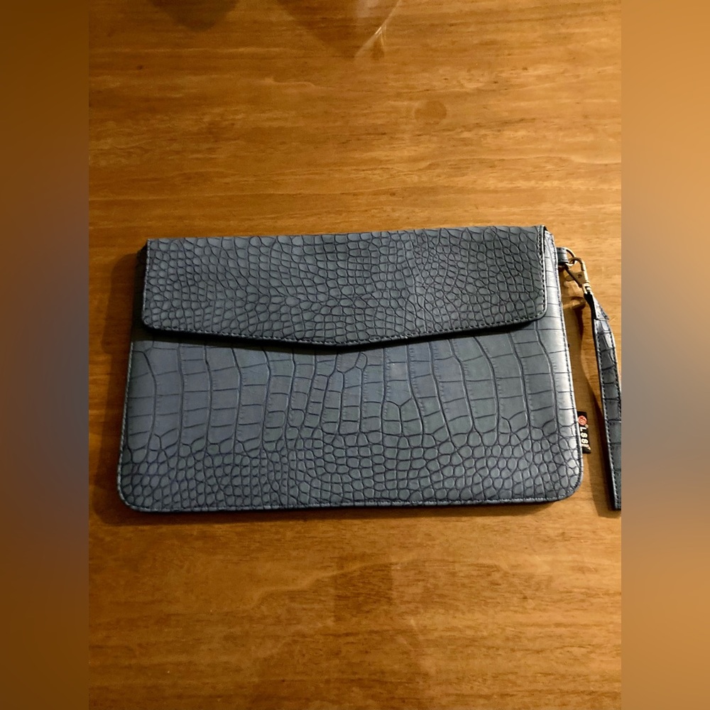 LSS Crocodile Laptop Case